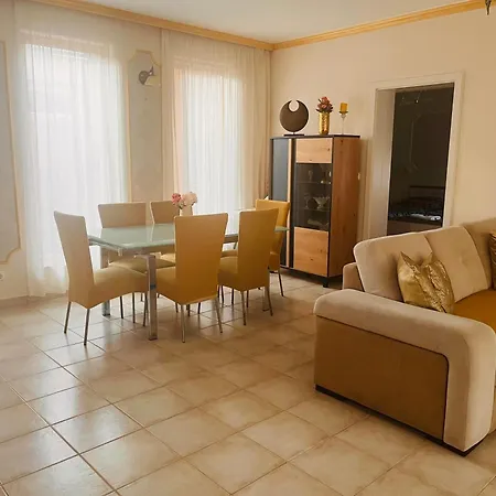 Aqua Azur Apartman Hajduszoboszlo