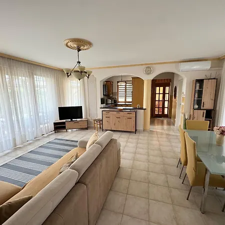 Aqua Azur Apartman Apartment *